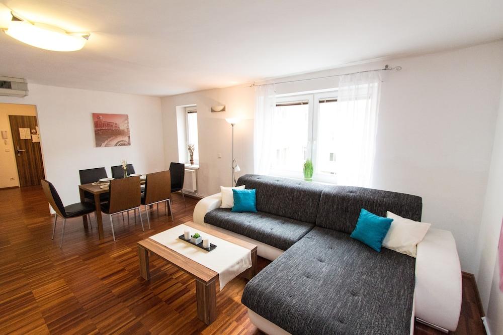 Royal Living Apartments Vienna Exterior photo