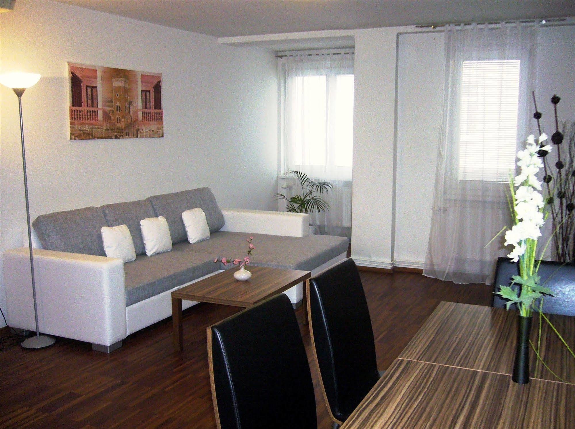 Royal Living Apartments Vienna Exterior photo